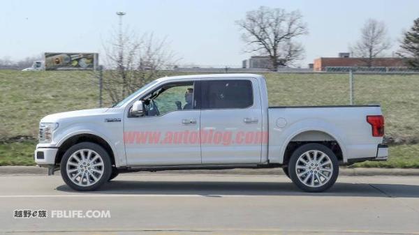 高端车型亮相 福特F150 Limited路试谍照曝光