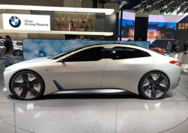 宝马i4原型车 宝马i Vision Dynamics概念车亮相