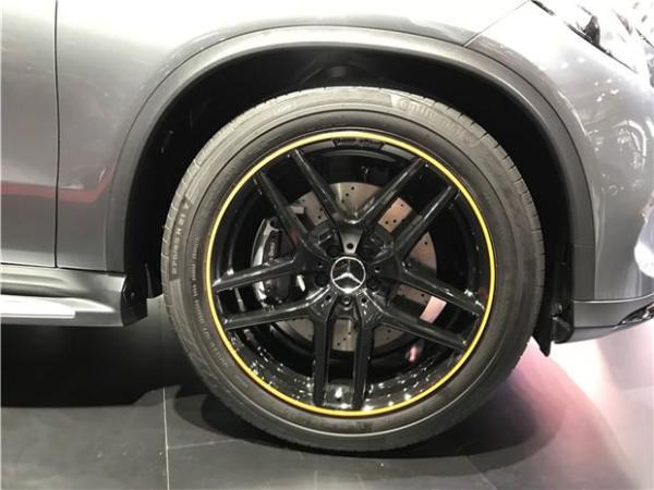 梅赛德斯-AMG GLE 43 4MATIC 轿跑SUV幻橙特别版亮相