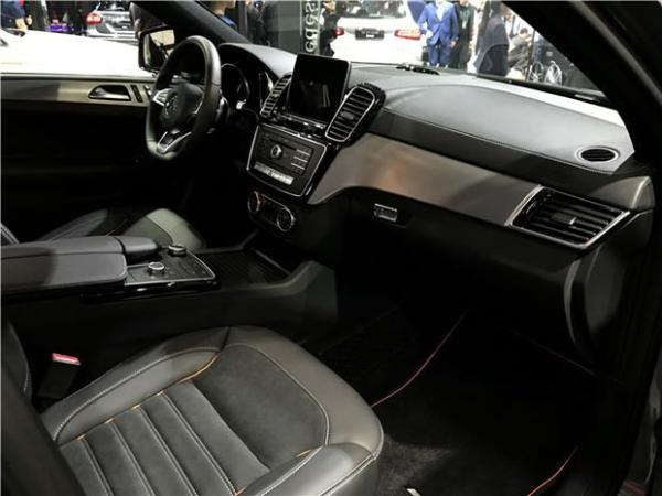 梅赛德斯-AMG GLE 43 4MATIC 轿跑SUV幻橙特别版亮相