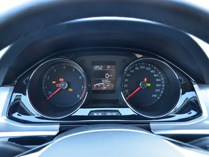 针尖对麦芒 看谁更受年轻消费者喜爱？