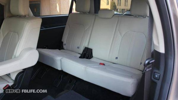 更轻更新更强 海外试驾2018款福特征服者Platinum Max