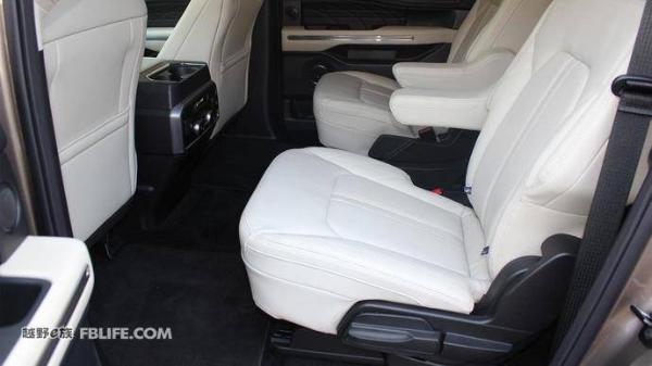 更轻更新更强 海外试驾2018款福特征服者Platinum Max