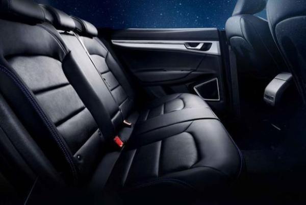 吉利帝豪GSe内饰细节图曝光 续航400公里/年内上市