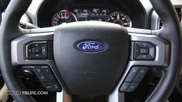 更轻更新更强 海外试驾2018款福特征服者Platinum Max