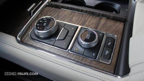 更轻更新更强 海外试驾2018款福特征服者Platinum Max