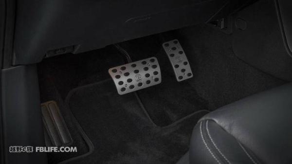 变化集中在外观内饰的升级上 巴博斯推出X-Class改装版