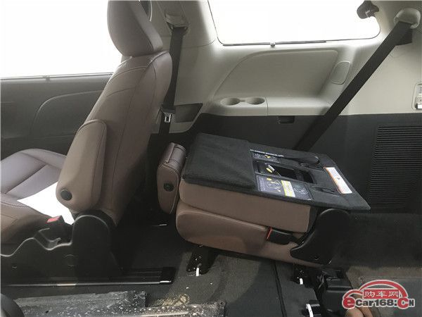 18款丰田塞纳3.5L现车最新配置全面解读丰田塞纳加版四驱性能