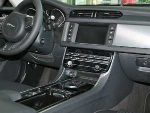 捷豹XF 降价促销 优惠16万元 现车充足