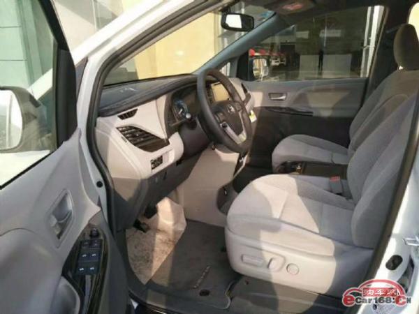 18款丰田塞纳七座3.5升八速现车百公里油耗评测买商务首选塞纳