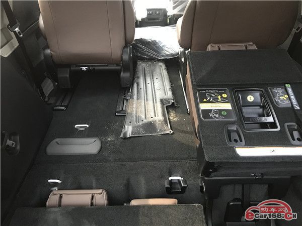 18款丰田塞纳3.5L现车最新配置全面解读丰田塞纳加版四驱性能