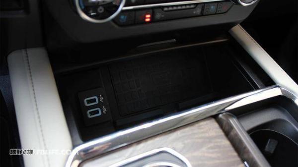 更轻更新更强 海外试驾2018款福特征服者Platinum Max