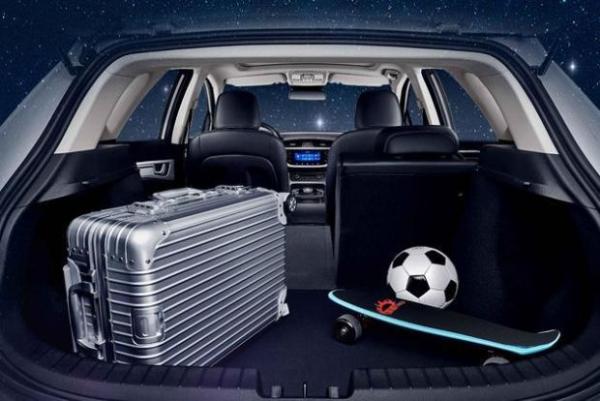 吉利帝豪GSe内饰细节图曝光 续航400公里/年内上市