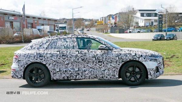 进气格栅形象曝光 全新一代奥迪Q8高性能版谍照曝光