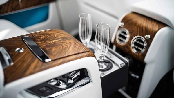 劳斯莱斯Cullinan首发 年产千辆售206万