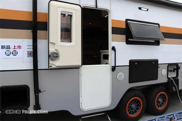 【车展新车】 简约不简单 2018房车展科斯·泰坦房车实拍