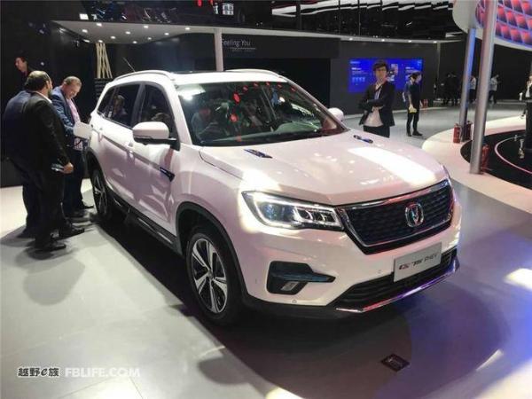 2018北京车展：新款长安CS75 PHEV车型发布