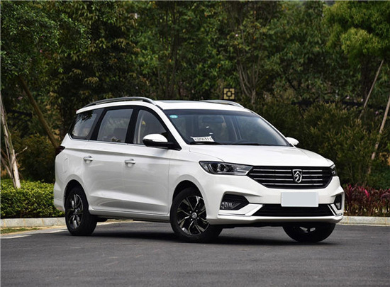 宝骏360 外观图 宝骏360 外观图