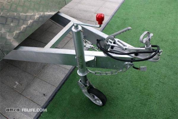 【车展新车】 简约不简单 2018房车展科斯·泰坦房车实拍