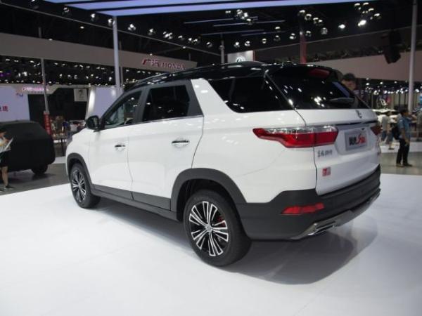 7座SUV/双色车身 东风风光S560 1.5T车型将于8月上市