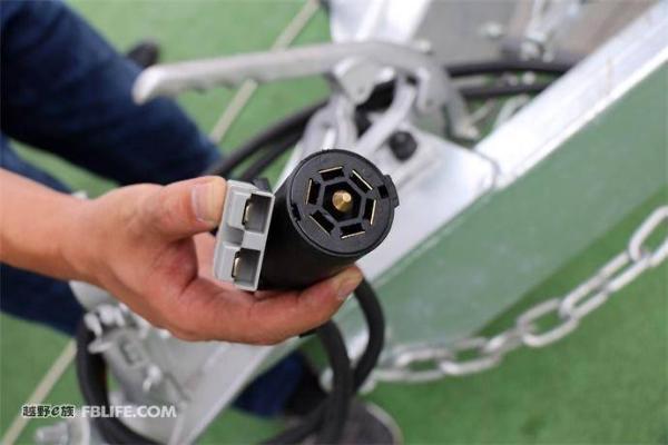 【车展新车】 简约不简单 2018房车展科斯·泰坦房车实拍