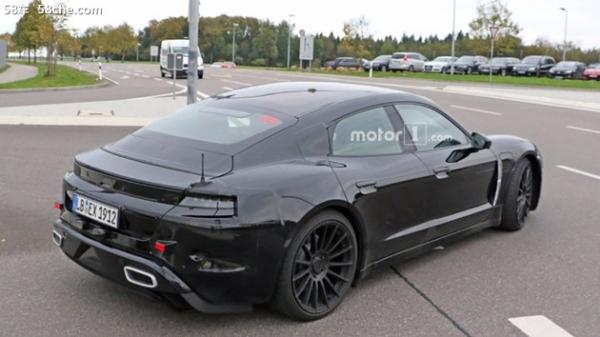 保时捷首款纯电动车型发布 命名Taycan