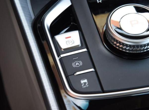 吉利帝豪GSe正式上市 补贴后售11.98-14.58万