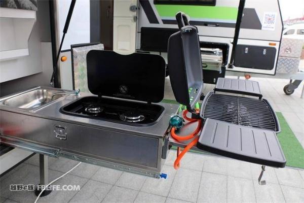 【车展新车】 简约不简单 2018房车展科斯·泰坦房车实拍