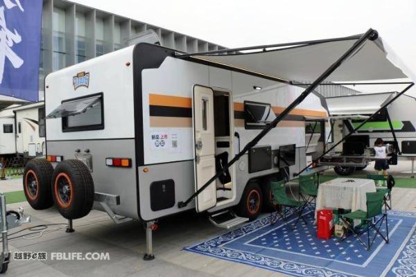 【车展新车】 简约不简单 2018房车展科斯·泰坦房车实拍