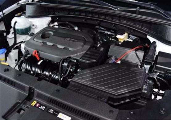 新增动力车型18款北京现代传承了现代家族的都市感