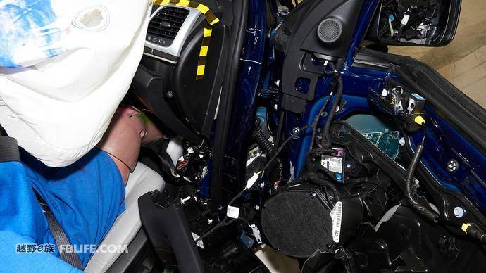 大切彻底凉了 IIHS发布中型SUV副驾驶侧小重叠面碰撞测试成绩