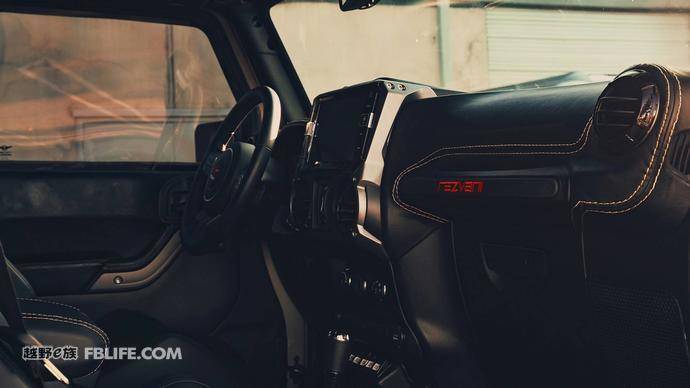 世界末日专属SUV Rezvani推出军用版Tank