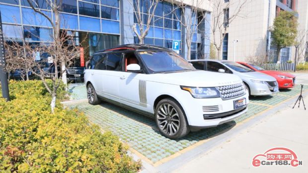 2018款路虎揽胜皇家一号实拍陆上最强的SUV高端豪华领域车型