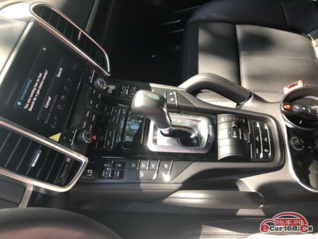 2018款保时捷卡宴3.6汽油铂金版百万级全能型选手