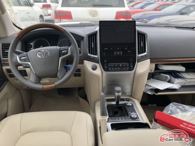 2018款丰田兰德酷路泽5700中东版穿越川藏线顶级强悍车型爆惠