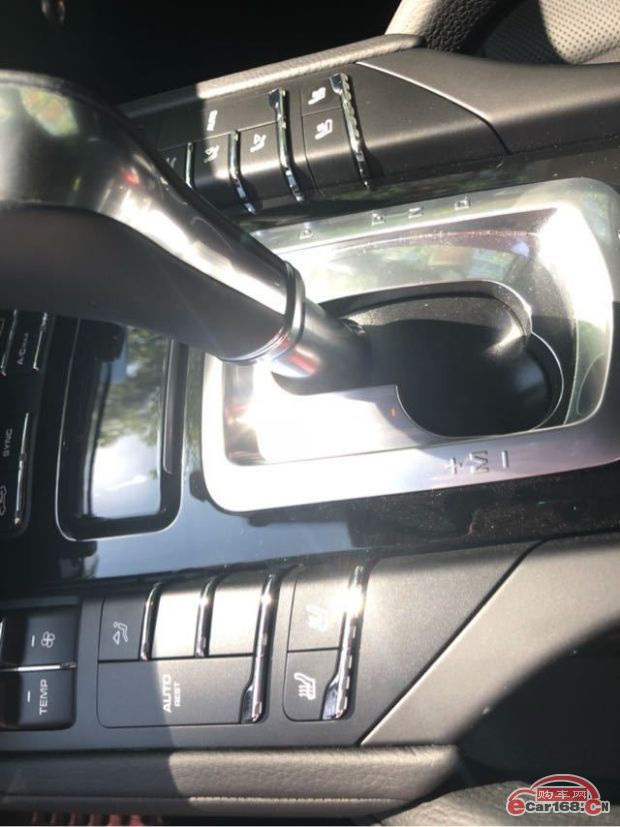 2018款保时捷卡宴3.6汽油铂金版百万级全能型选手