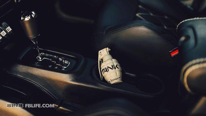 世界末日专属SUV Rezvani推出军用版Tank