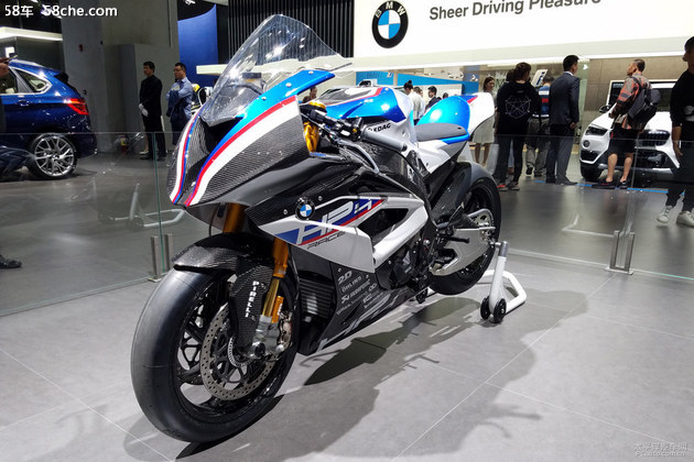 采用全碳纤车架 宝马HP4 RACE明日发布