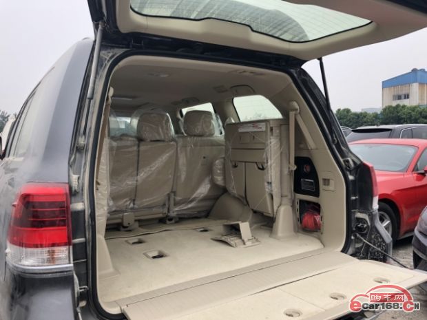 2018款丰田兰德酷路泽5700中东版穿越川藏线顶级强悍车型爆惠