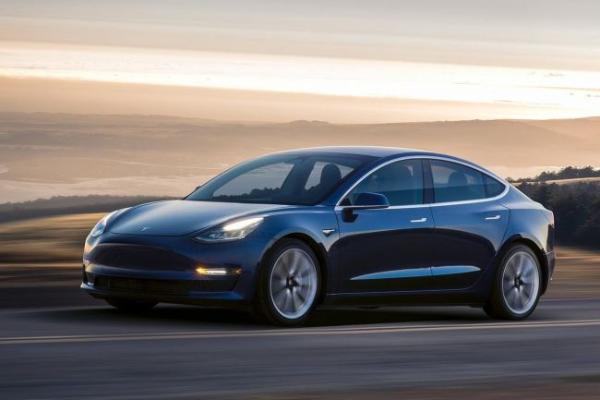 特斯拉Model 3 Autopilot限免至3月底，然而……