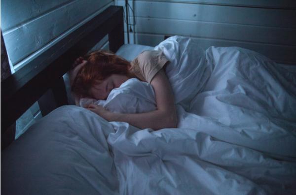 美国国立卫生研究院：睡觉不关灯会增加肥胖的可能性