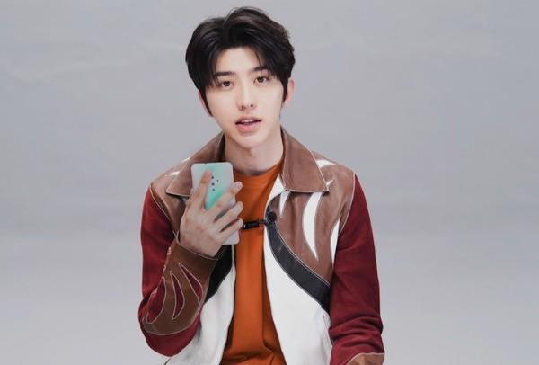 蔡徐坤同款vivo S5官宣：美好登场，越发现越出彩
