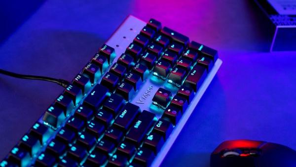 抵水御尘 雷柏V530防水背光游戏机械键盘上市