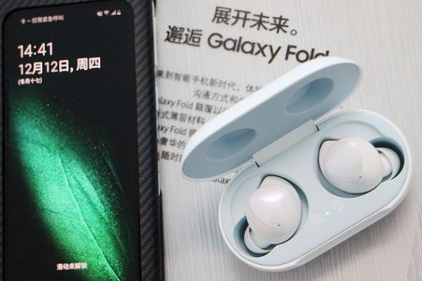 三星Galaxy Fold轻体验：一场“折”出来的多场景融合革命