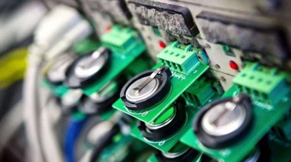 充电一次续航5天！澳大利亚科学家正在研发全新电池技术