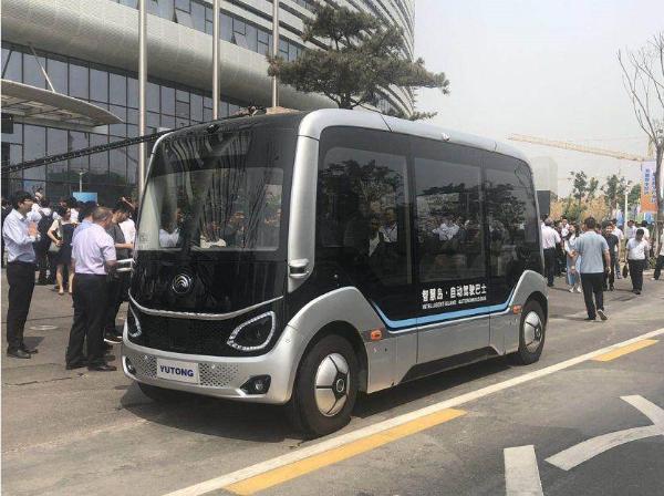 郑州5G智能公交车来啦！自动驾驶+语音控制，想体验吗？
