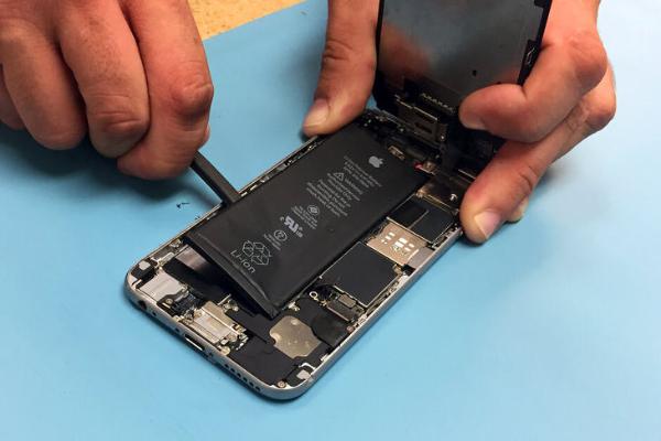 苹果又被针对？欧盟欲强制手机厂商采用可更换电池
