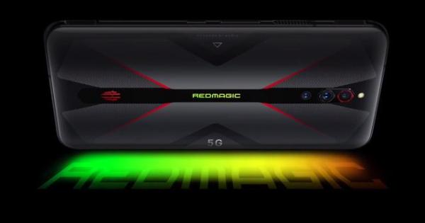 红魔5G手机十足电竞范，多种颜色渐变，信仰灯效爆棚
