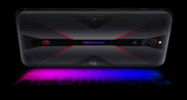 红魔5G手机十足电竞范，多种颜色渐变，信仰灯效爆棚