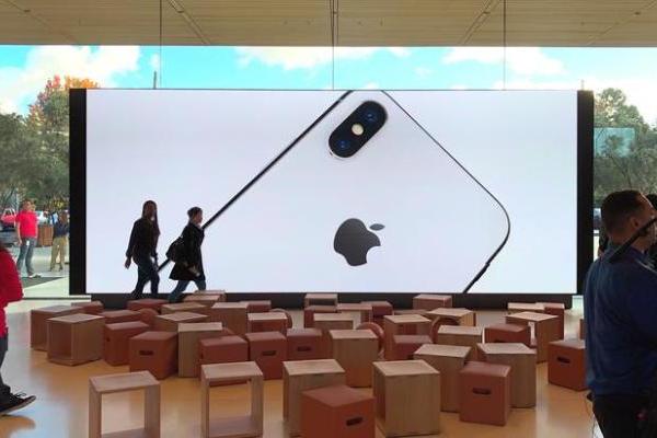 【库克】库克：3月27日前，关闭中国以外所有苹果零售店